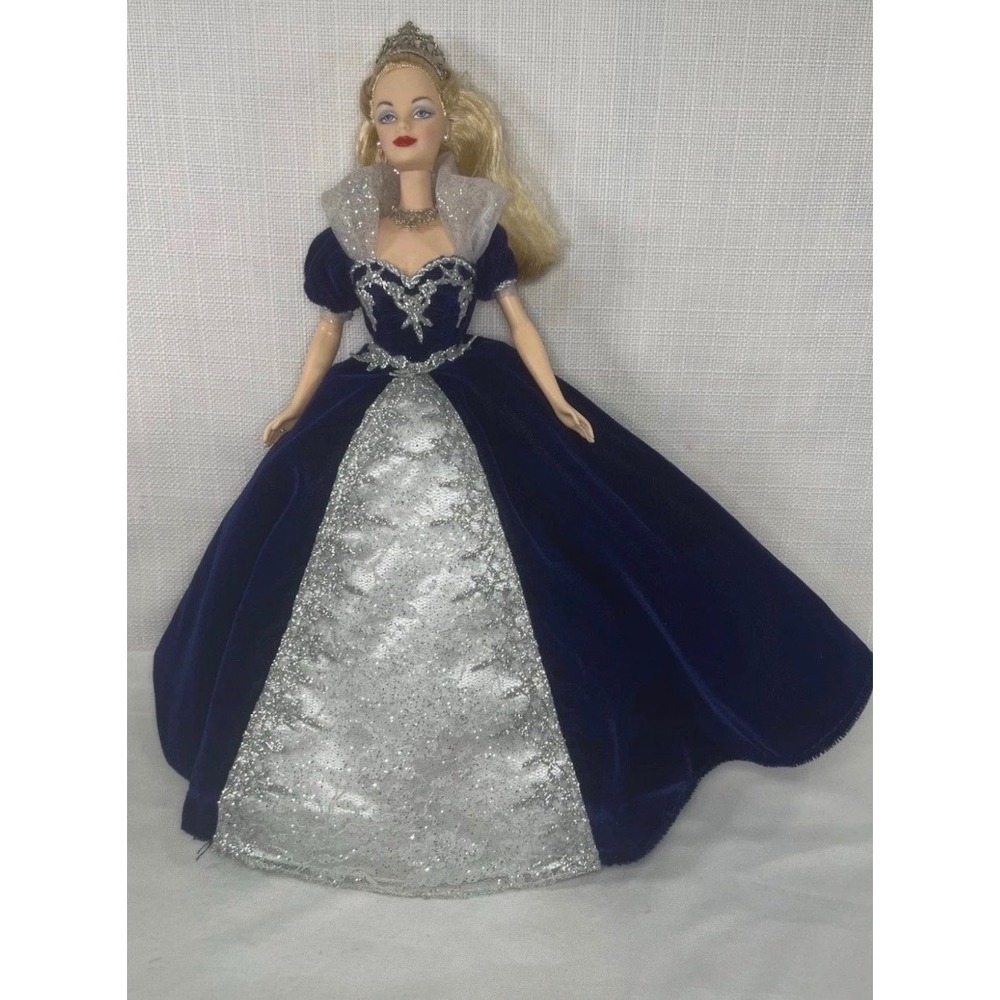 Mattel 1998 Holiday Celebration Barbie Doll Blue Velvet Silver Gown 20200